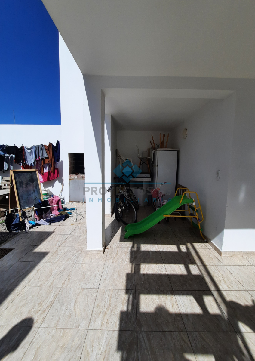 VENTA-COMPLEJO DE 3 DEPTOS Y 2 LOCALES-JESÚS MARÍA