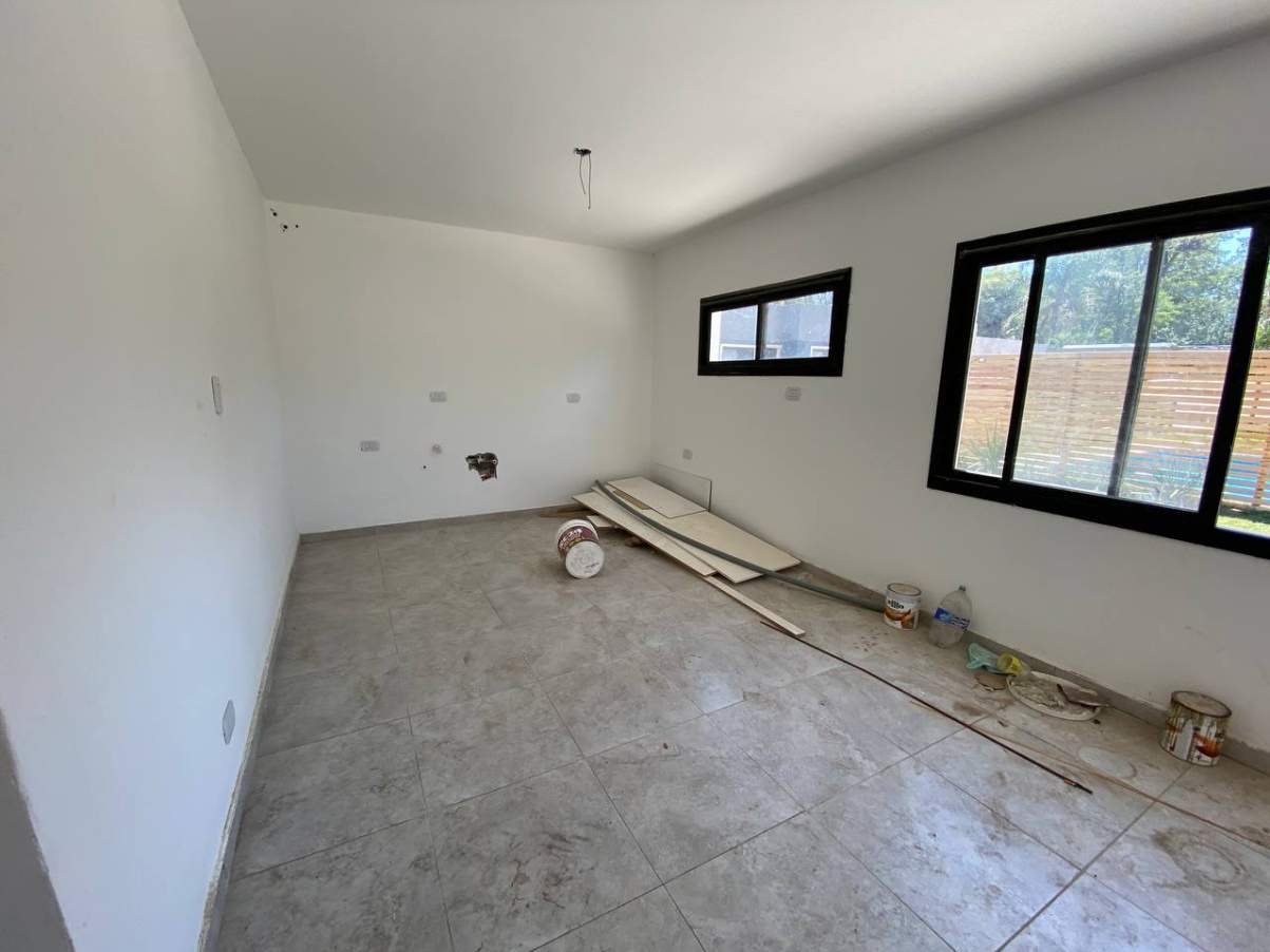 VENTA DUPLEX EN HOUSING ZONA NORTE 3 DORM Y 2 BÑOS