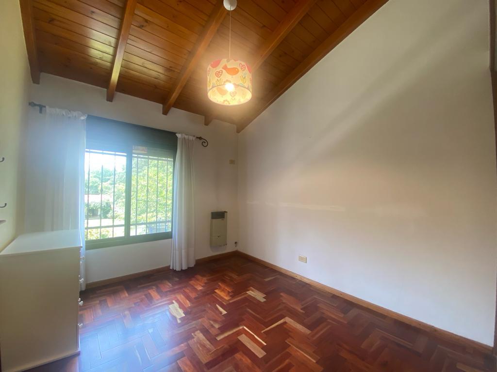 GRAN OPORTUNIDAD - VENTA CASA 4 DORMITORIOS   PISCINA - COMPLEJO CERRADO VILLA BELGRANO