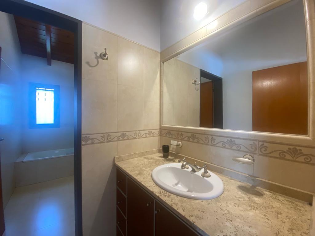 GRAN OPORTUNIDAD - VENTA CASA 4 DORMITORIOS   PISCINA - COMPLEJO CERRADO VILLA BELGRANO