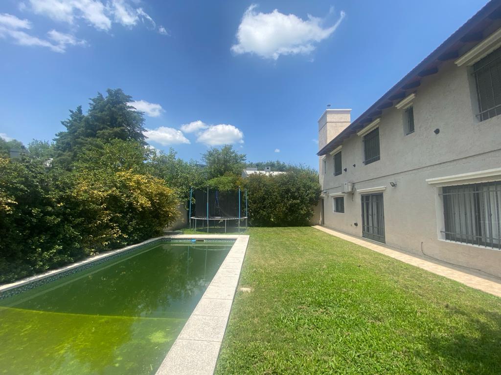 GRAN OPORTUNIDAD - VENTA CASA 4 DORMITORIOS   PISCINA - COMPLEJO CERRADO VILLA BELGRANO