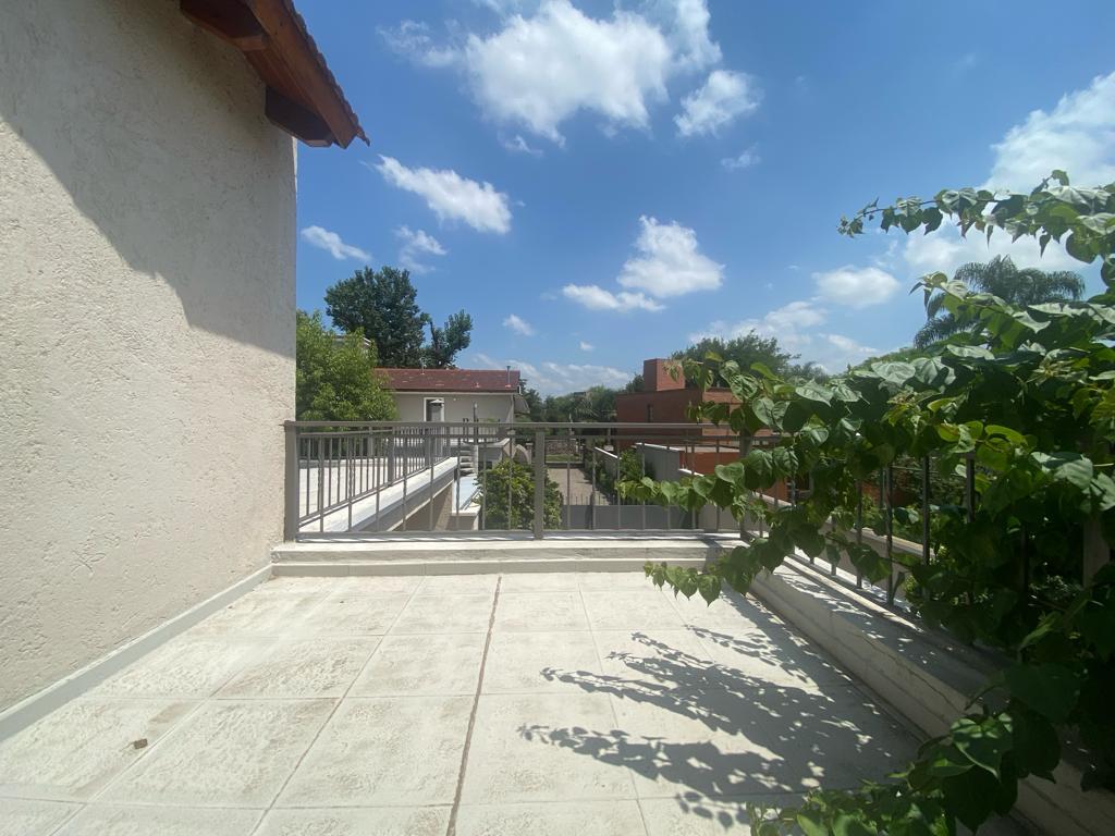 GRAN OPORTUNIDAD - VENTA CASA 4 DORMITORIOS   PISCINA - COMPLEJO CERRADO VILLA BELGRANO