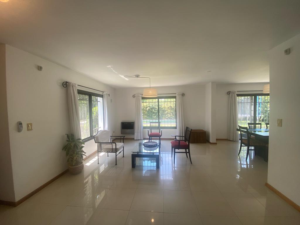 GRAN OPORTUNIDAD - VENTA CASA 4 DORMITORIOS   PISCINA - COMPLEJO CERRADO VILLA BELGRANO