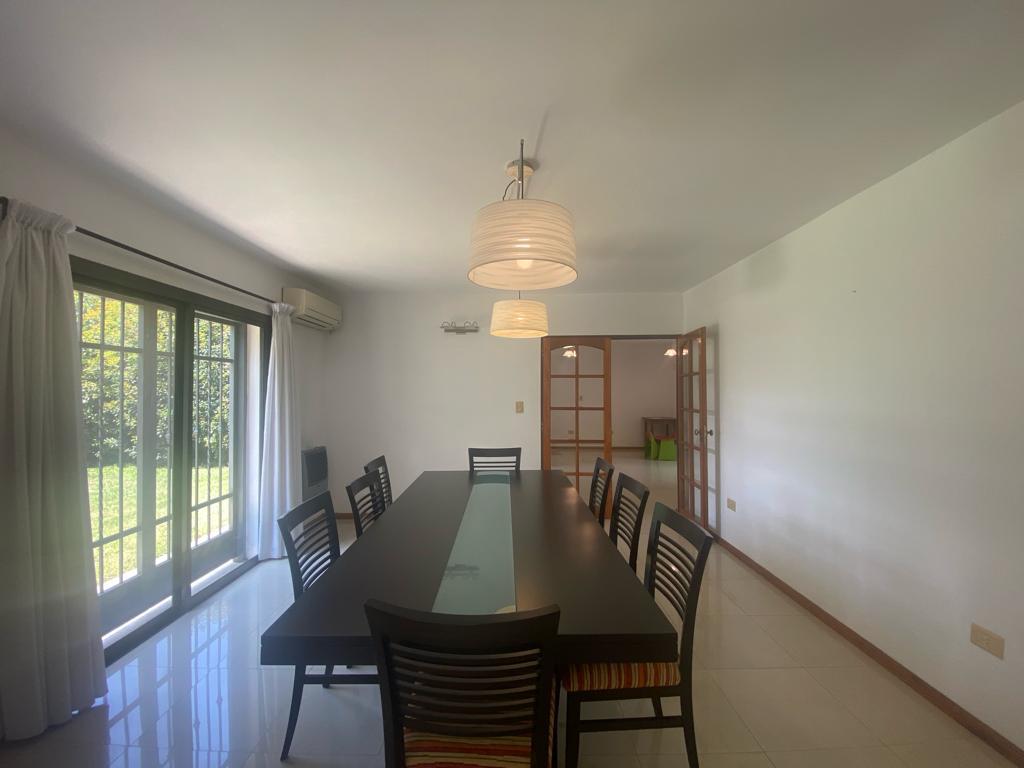 GRAN OPORTUNIDAD - VENTA CASA 4 DORMITORIOS   PISCINA - COMPLEJO CERRADO VILLA BELGRANO