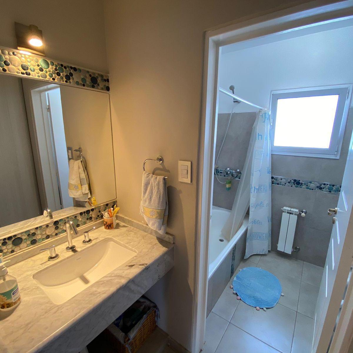 VENTA CASA 4 DORMITORIOS   ESCRITORIO EN LA MEJOR ZONA DE VILLA BELGRANO