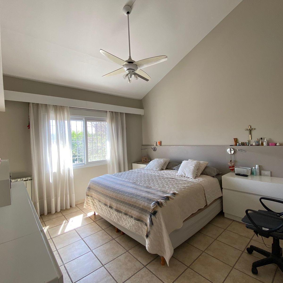 VENTA CASA 4 DORMITORIOS   ESCRITORIO EN LA MEJOR ZONA DE VILLA BELGRANO