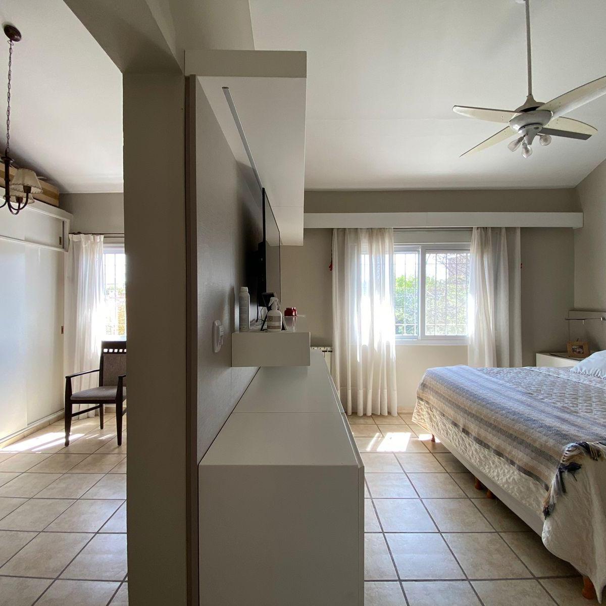 VENTA CASA 4 DORMITORIOS   ESCRITORIO EN LA MEJOR ZONA DE VILLA BELGRANO