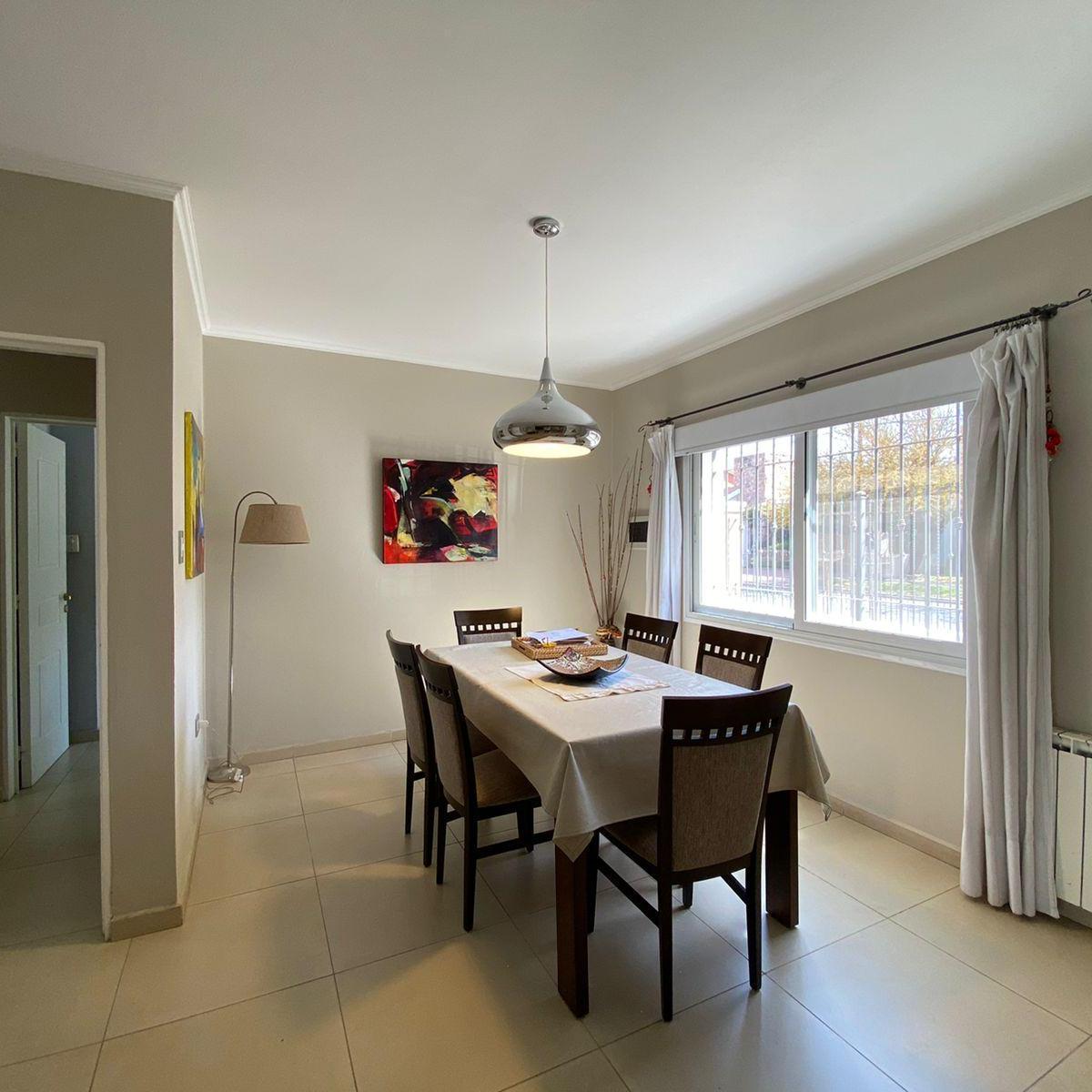 VENTA CASA 4 DORMITORIOS   ESCRITORIO EN LA MEJOR ZONA DE VILLA BELGRANO