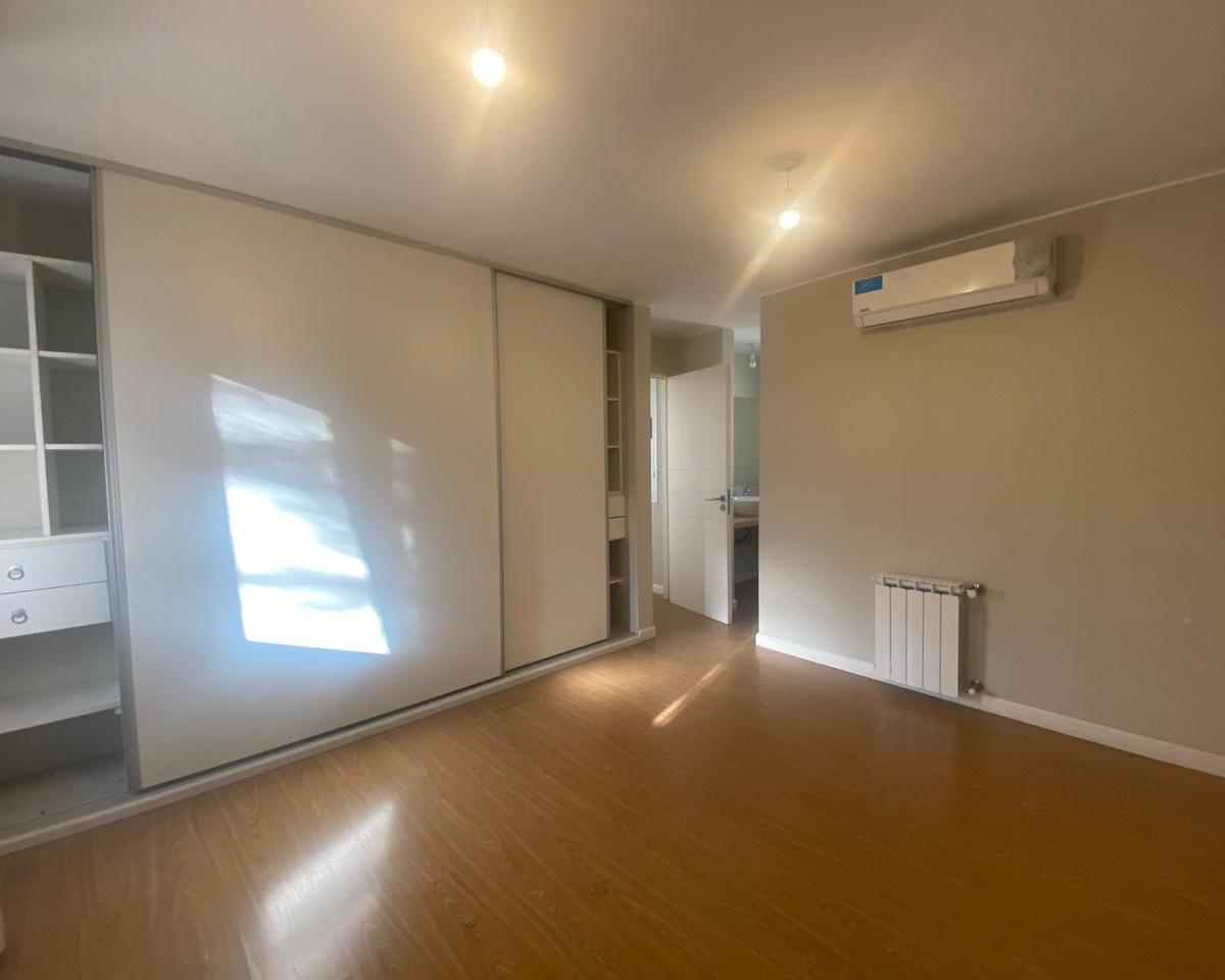 VENTA DÚPLEX 4 DORM (1 EN P.B) HOUSING MTS LA SALLE Y RECTA MARTINOLLI