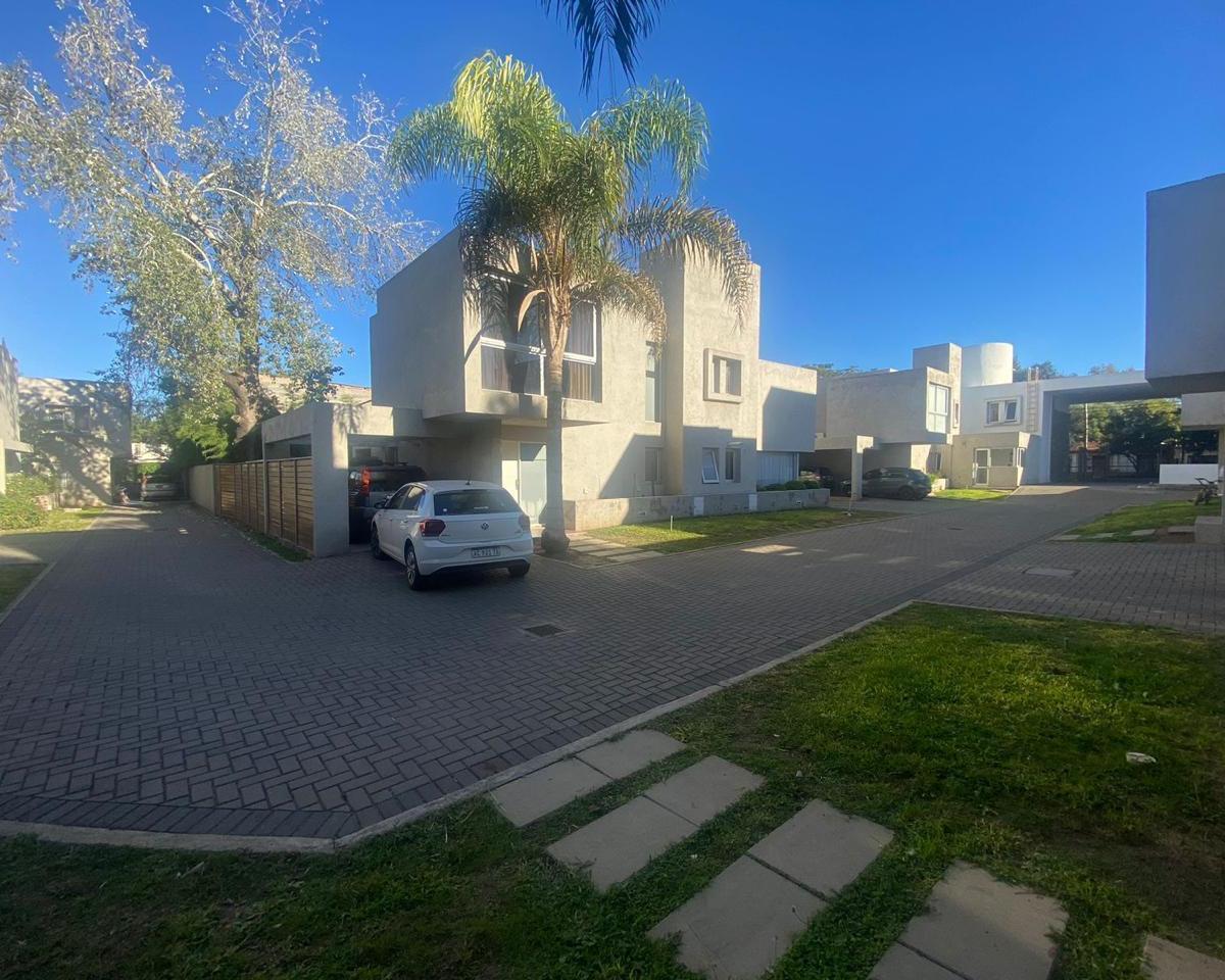 VENTA DÚPLEX 4 DORM (1 EN P.B) HOUSING MTS LA SALLE Y RECTA MARTINOLLI