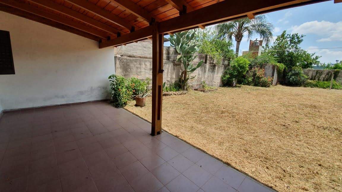 CASA EN VENTA BARRIO JARDÍN! IDEAL INVERSOR 360 METROS CUADRADOS
