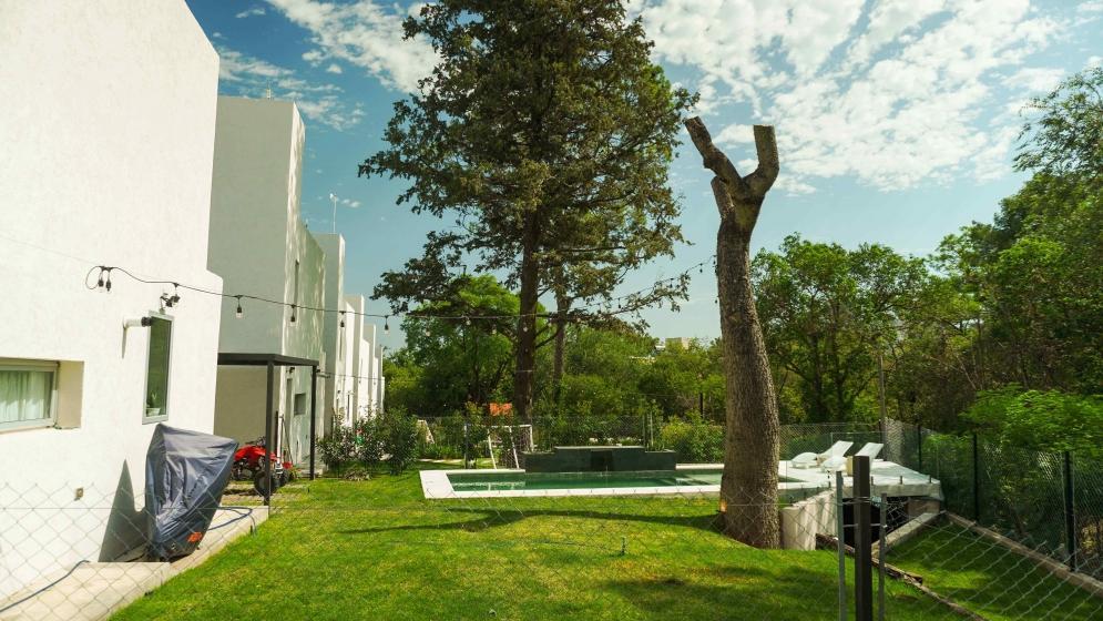 CAROLINA VILLAGE HOUSING CON SEGURIDAD !!!