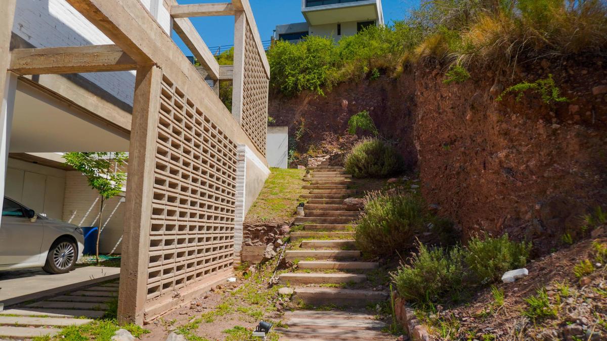 LA CUESTA 3 DORM Y PILETA