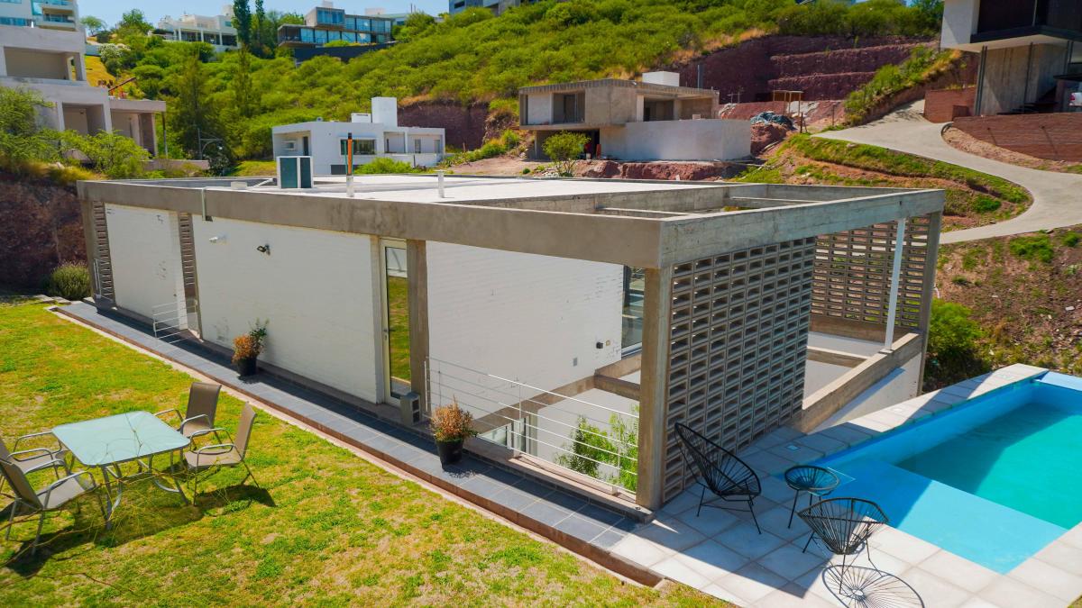 LA CUESTA 3 DORM Y PILETA