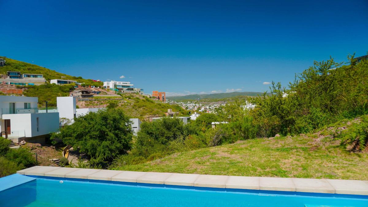 LA CUESTA 3 DORM Y PILETA