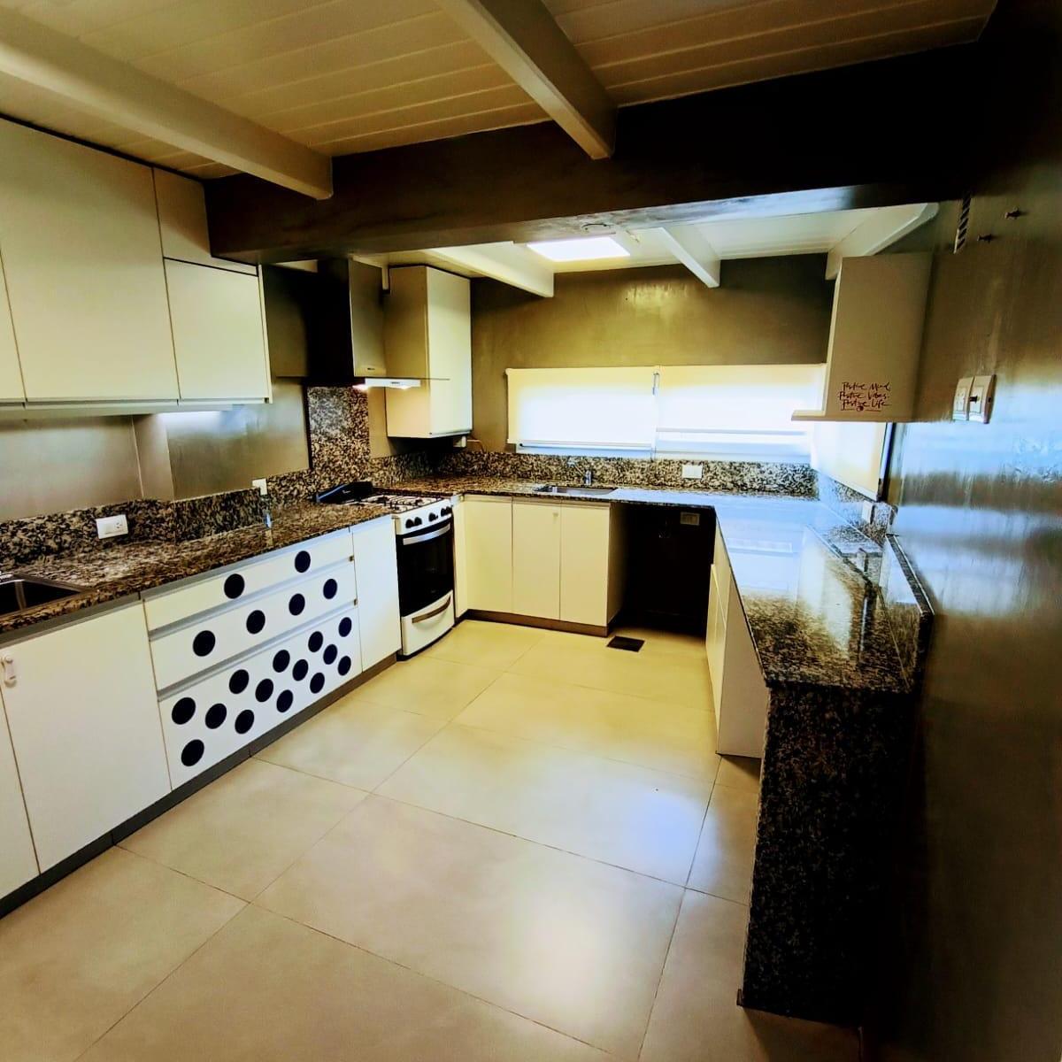 DUPLEX DE 2 DORMITORIOS -VALLE ESCONDIDO